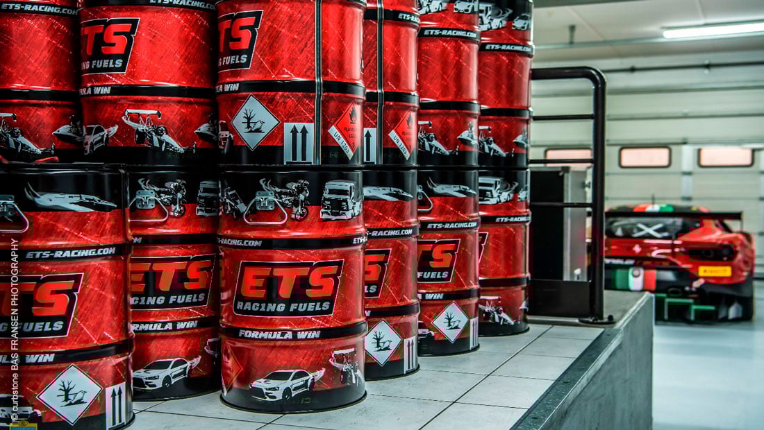 Lieferung von Rennkraftstoffen