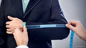 tailor-made_iStock-183346591_mit_copyright_Orbon_Alija_1100x620px_210614