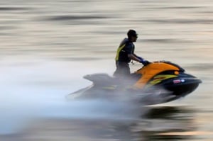jetski_AdobeStock_15179525_copyright-erwinova_1100x733px