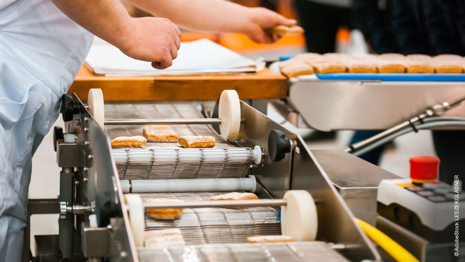 food-processing_cookies_AdobeStock_198171432_mit_copyright_leszekglasner_1100x620px_240605