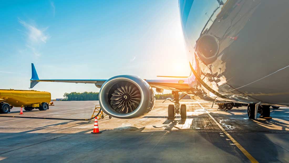 Airplane_Fuel-Filling_iStock-980044756_1100x620px_220222